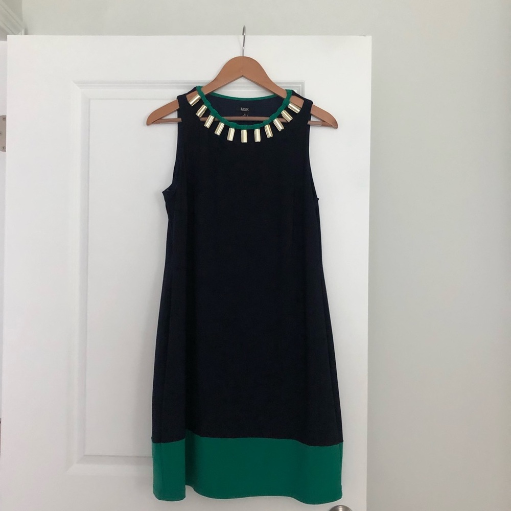 Nice sleeveless dress!!